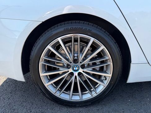 Used 2019 BMW 530e RWD image 10