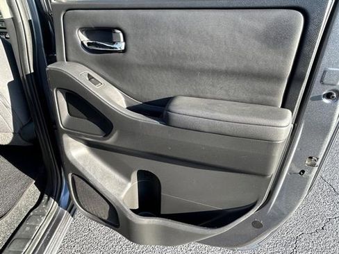 Used 2023 Nissan Frontier SV w/ SV Convenience Package image 23