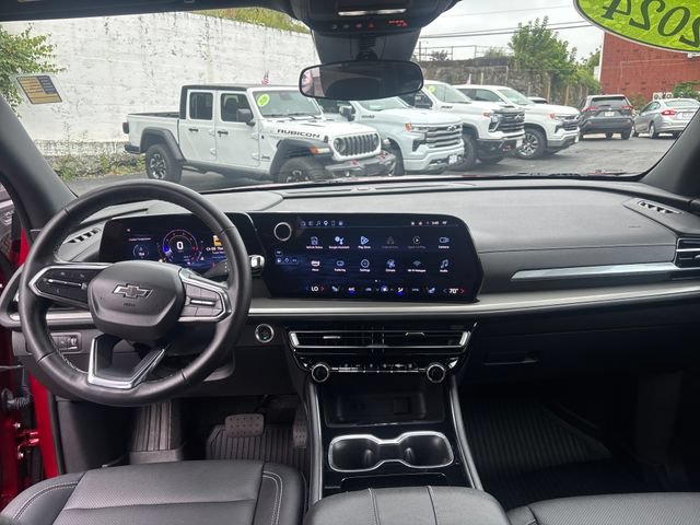 Used 2024 Chevrolet Traverse LT w/ Midnight/Sport Edition AWD/4WD image 12