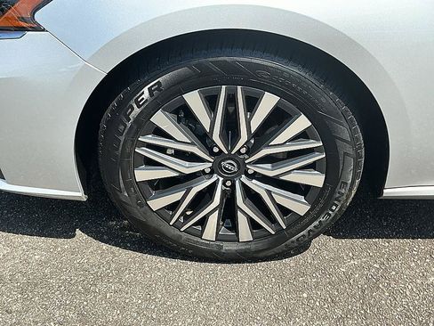 Certified 2024 Nissan Altima 2.5 SV FWD image 7