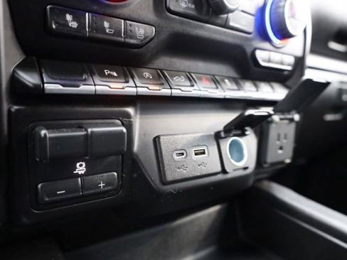 Used 2021 Chevrolet Silverado 1500 LTZ w/ Z71 Off-Road Package image 32