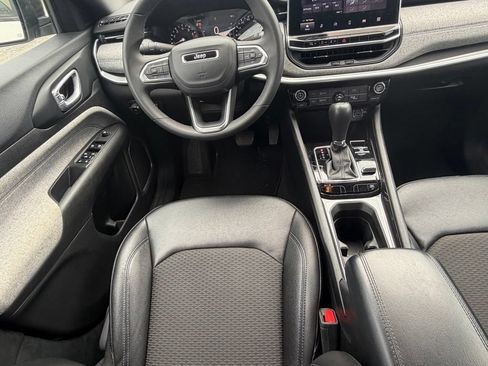 Used 2024 Jeep Compass Latitude AWD/4WD image 10