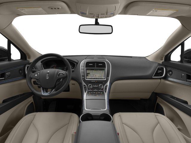 Used 2016 Lincoln MKX Reserve w/ Cargo Accessories Package FWD image 7