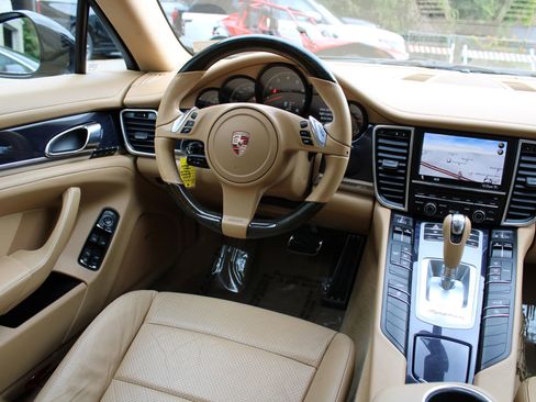 Used 2012 Porsche Panamera 4 image 13