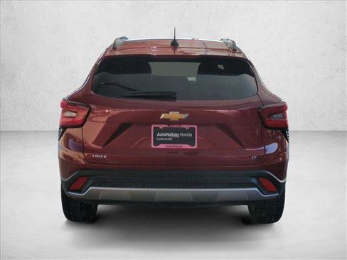 Used 2025 Chevrolet Trax LT image 7