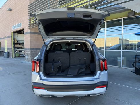 Used 2024 Kia Sorento LX image 35