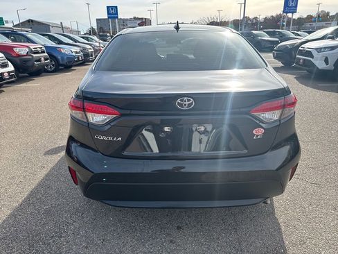 Used 2021 Toyota Corolla LE image 6
