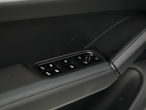 New 2026 Porsche Cayenne Coupe image 23