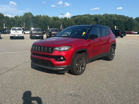 Used 2026 Jeep Compass Limited AWD/4WD image 1