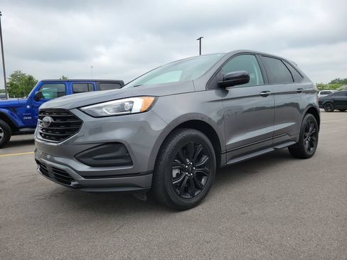 Used 2024 Ford Edge SE w/ Black Appearance Package AWD/4WD image 2