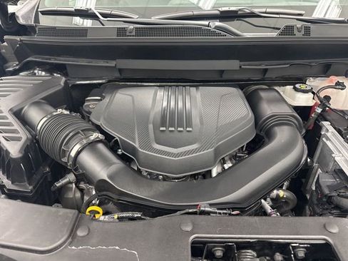 Used 2026 Chevrolet Traverse LT image 40