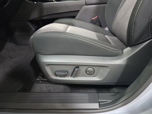 New 2026 Nissan Rogue SV w/ Cold Weather Package FWD image 28