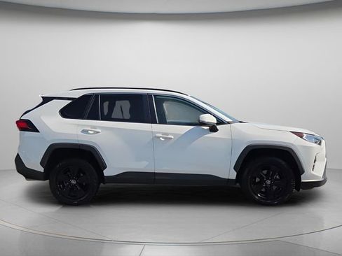 Used 2021 Toyota RAV4 XLE FWD image 9