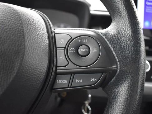 Used 2025 Toyota Corolla LE image 22