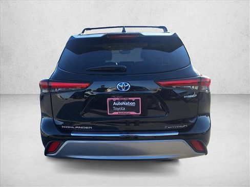Certified 2021 Toyota Highlander Platinum image 6