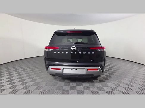 Used 2025 Nissan Pathfinder SL FWD image 42