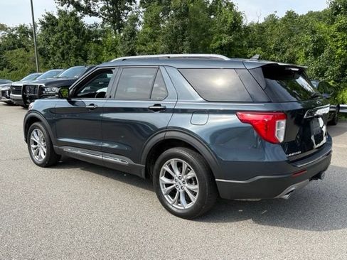 Used 2023 Ford Explorer Limited w/ Limited Technology Package AWD/4WD image 3