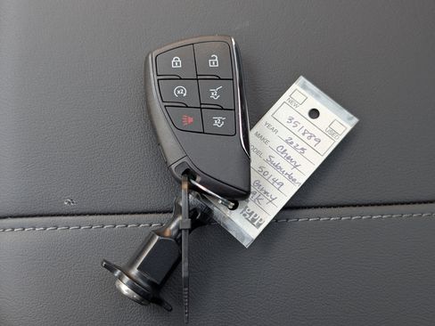 Used 2025 Chevrolet Suburban Z71 w/ Comfort Package image 39