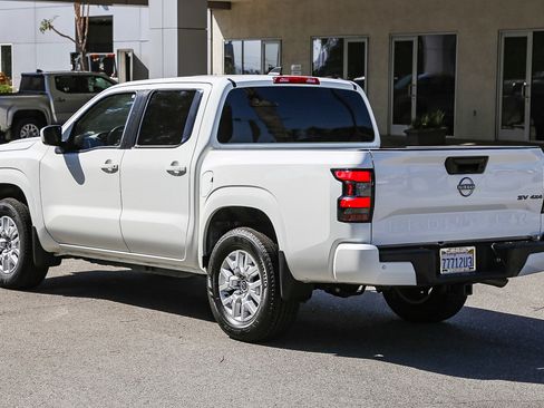 Used 2023 Nissan Frontier SV w/ Technology Package image 8