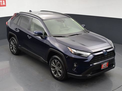 Used 2023 Toyota RAV4 XLE Premium AWD/4WD image 25
