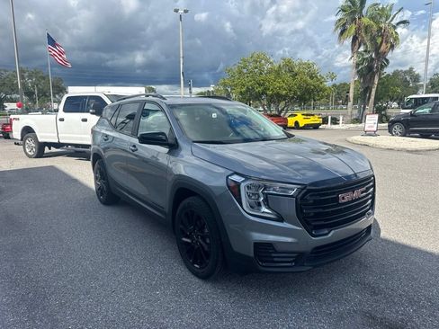 Used 2023 GMC Terrain SLE w/ Elevation Edition FWD image 6