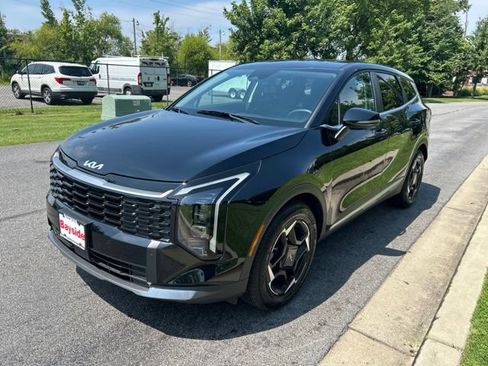 Certified 2026 Kia Sportage EX FWD image 6