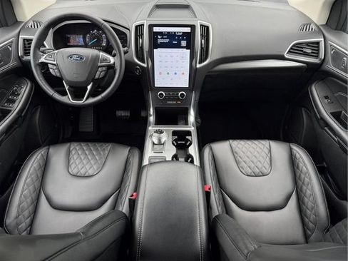 Certified 2024 Ford Edge Titanium AWD/4WD image 11
