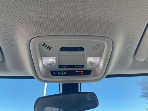 Used 2018 Chevrolet Traverse LT w/ LPO, Floor Liner Package image 31