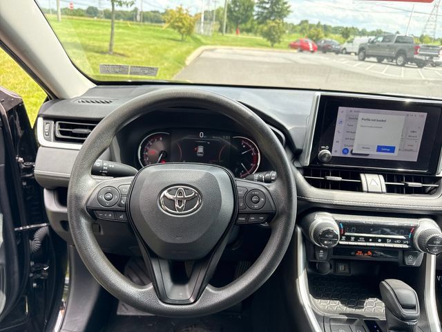 Used 2023 Toyota RAV4 XLE AWD/4WD image 19