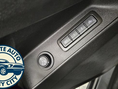 Used 2024 Chevrolet Equinox Premier AWD/4WD image 24
