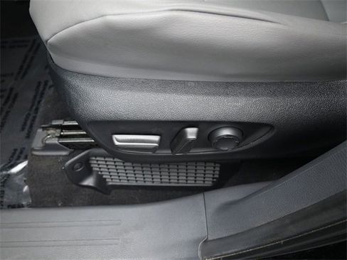 Used 2024 Toyota Sienna XLE image 10