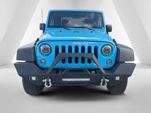 Used 2018 Jeep Wrangler Sport AWD/4WD image 2
