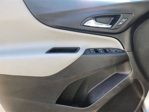 Used 2024 Chevrolet Equinox LS w/ LS Convenience Package image 12