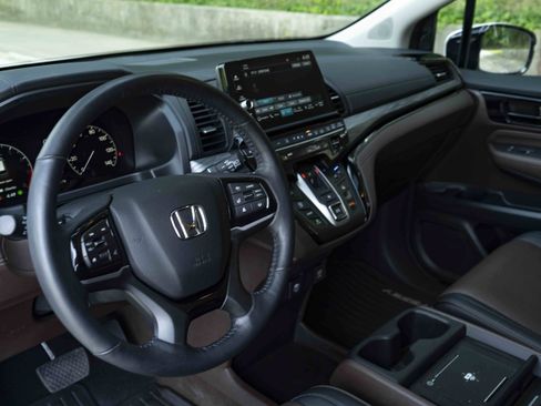 Certified 2025 Honda Odyssey Elite image 16