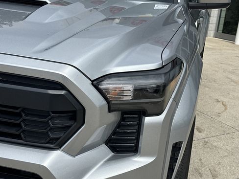 Certified 2024 Toyota Tacoma TRD Sport AWD/4WD image 11