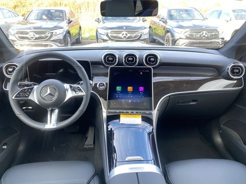 Used 2026 Mercedes-Benz GLC 300 4MATIC image 11