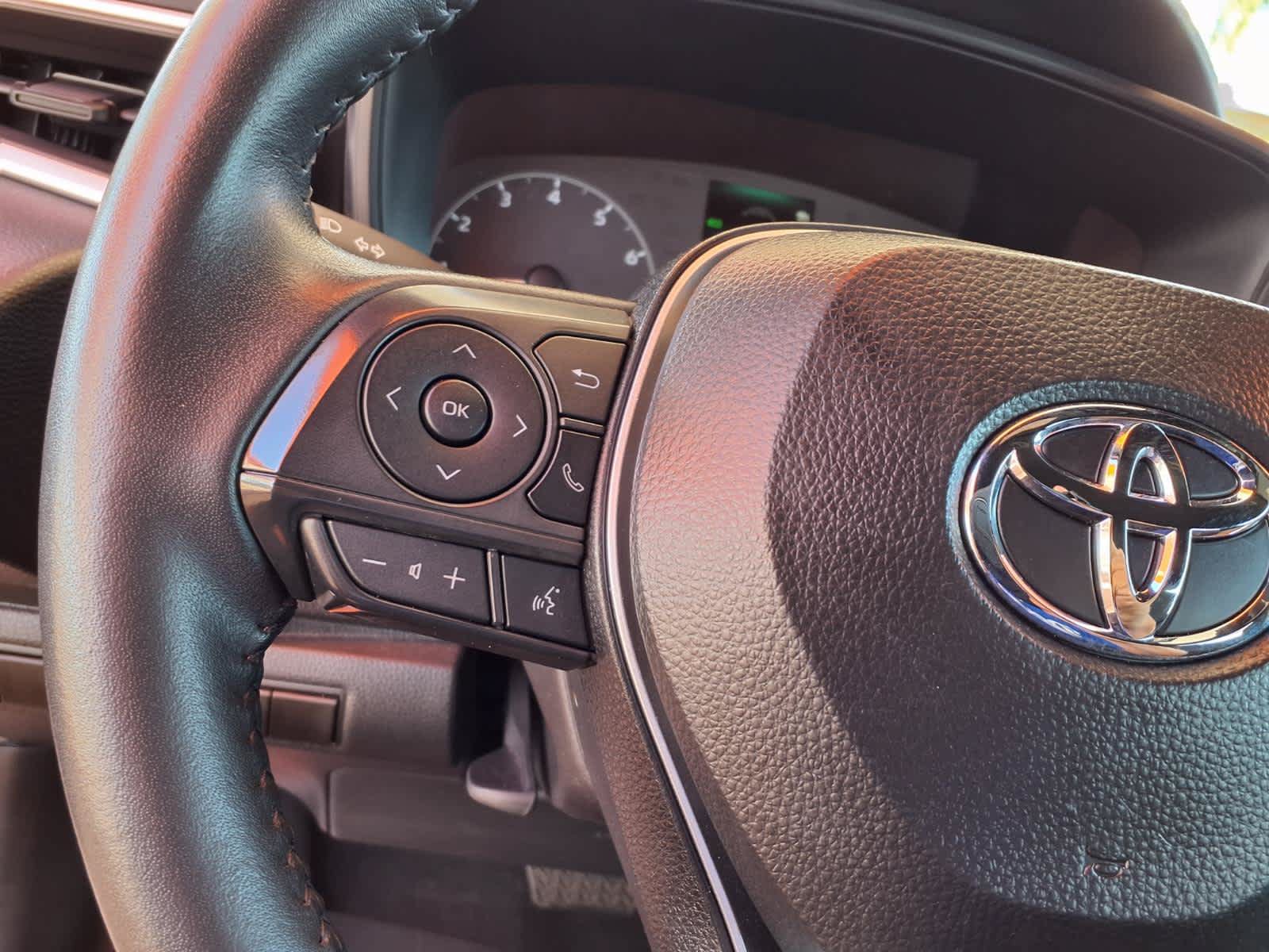 Certified 2025 Toyota Corolla SE w/ Convenience Package FWD image 20
