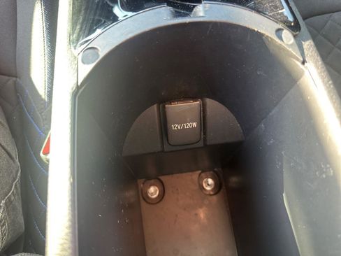 Used 2022 Toyota C-HR XLE FWD image 23