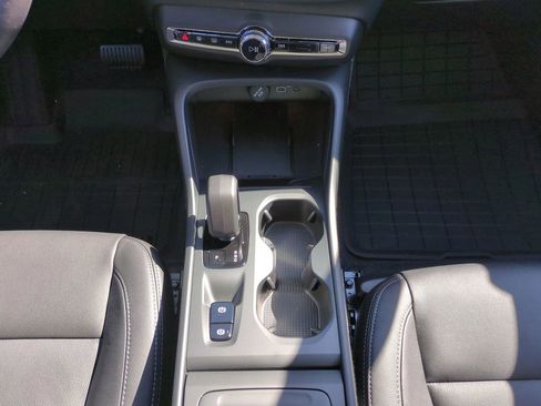 New 2025 Volvo XC40 B5 Core w/ Protection Package Premier image 18