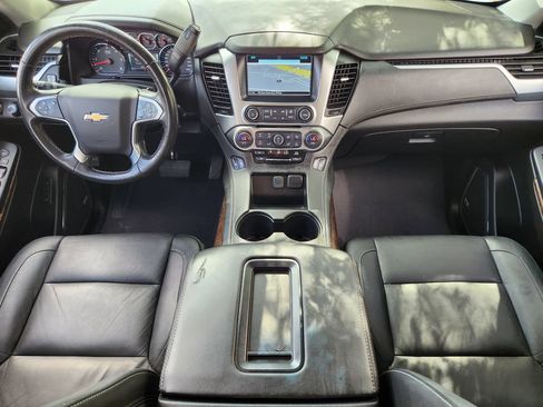 Used 2019 Chevrolet Suburban LT RWD image 20