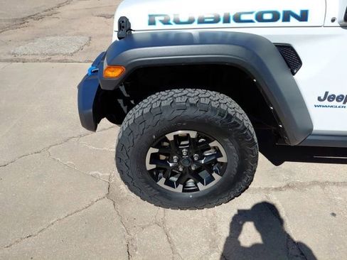 Used 2024 Jeep Wrangler Unlimited Rubicon 4xe AWD/4WD image 35