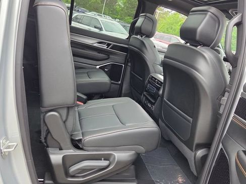 New 2026 Jeep Grand Wagoneer 4WD image 15
