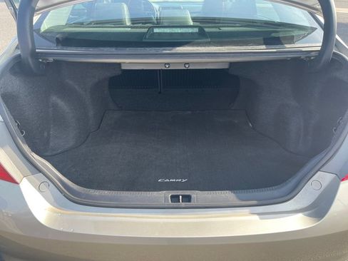 Used 2015 Toyota Camry SE w/ Moonroof Package image 18