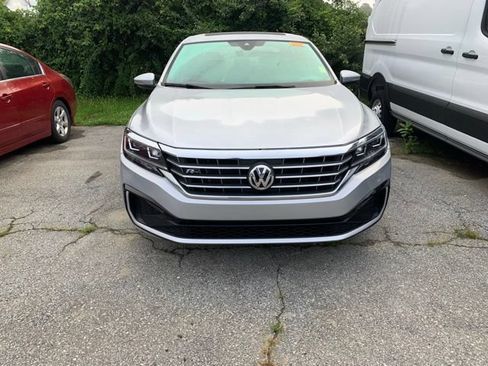 Used 2020 Volkswagen Passat 2.0T R-Line FWD image 3