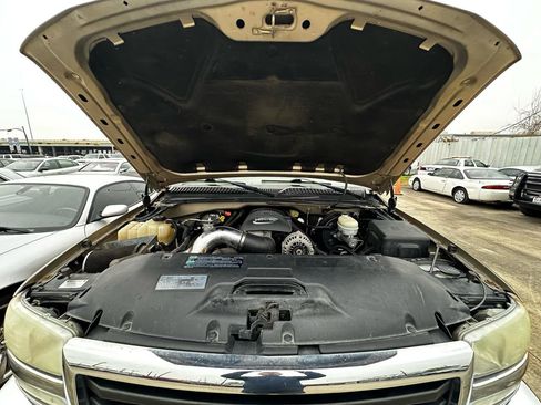 Used 2005 GMC Sierra 1500 SLE w/ Off-Road Package image 52