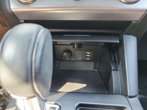 Used 2017 Subaru Outback 3.6R Touring w/ Popular Package #5A AWD/4WD image 25