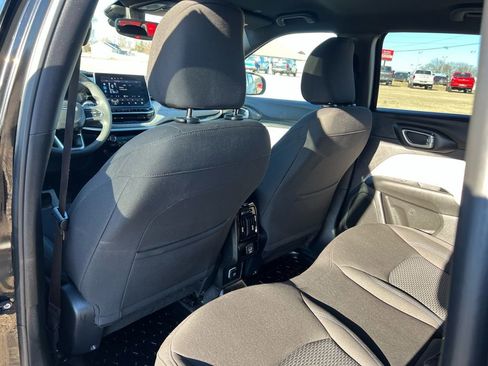 Used 2024 Jeep Compass Sport image 16