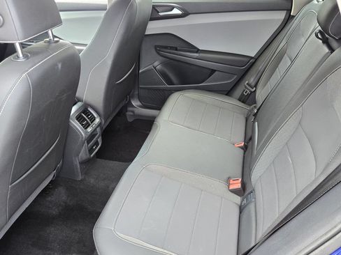 Certified 2023 Volkswagen Taos SE w/ Black Wheel Package FWD image 12