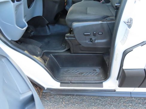 Used 2019 Ford Transit 250 130 Low Roof RWD image 18