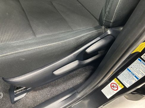 Used 2016 Toyota RAV4 XLE w/ Convenience Package AWD/4WD image 11